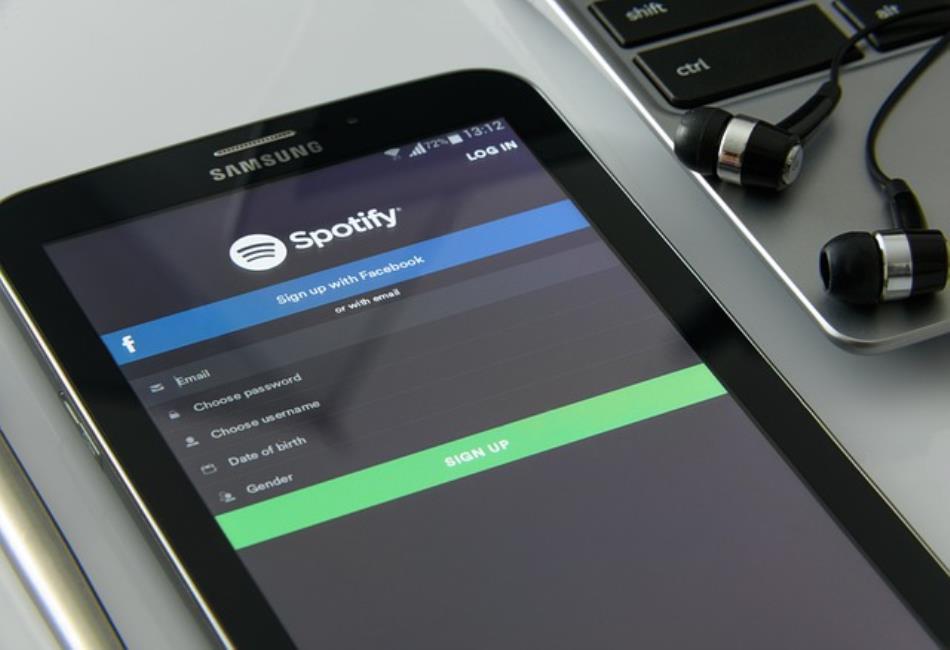 The Link Between Spotify Listeners and Viral Playlists 4 Spotify Listeners